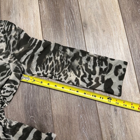 🛍️I-N-C half button shirt with roll up sleeve Size M - Picture 2 of 9